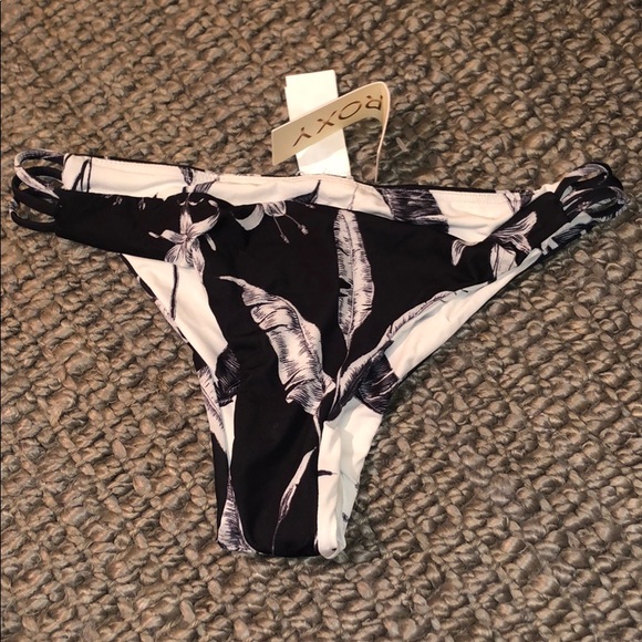 Roxy Other - NWT roxy bikini bottom size medium